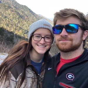 Meet your Posher, Hallie